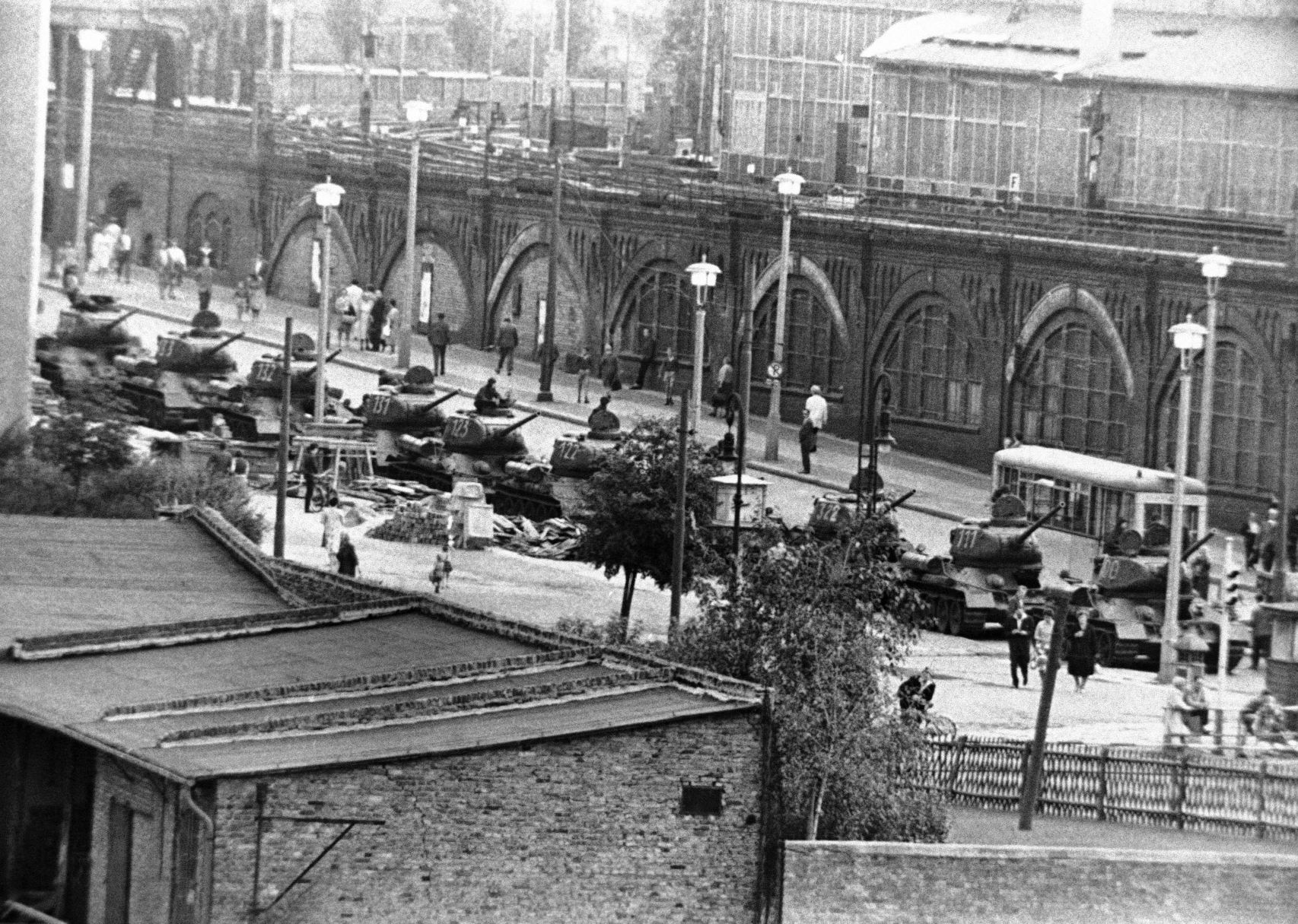 1961: Berlin Wall